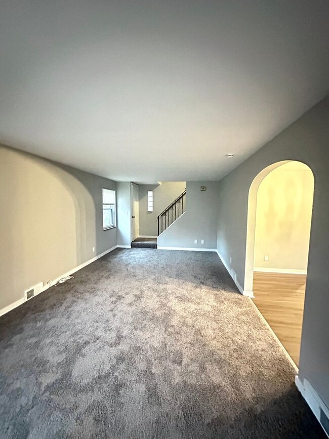 Building Photo - Fully Updated 3 Bedroom in Penn Hills - Off-Street Parking, Covered Porch - Available Now!