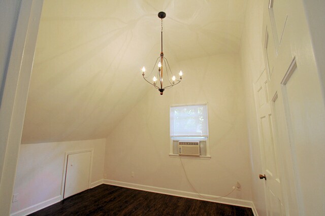 Building Photo - Newly Renovated Studio Loft near Southpoint!