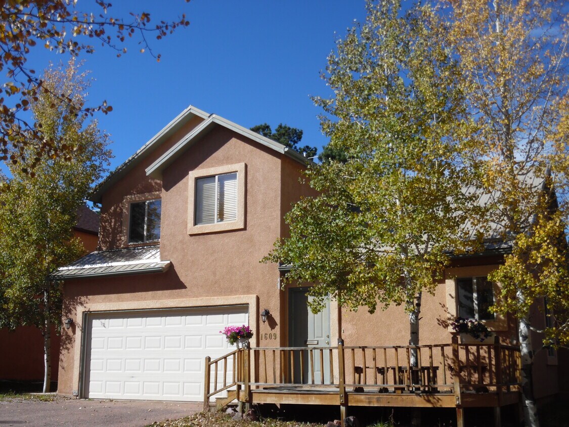 Primary Photo - 1609 Columbine Village Dr