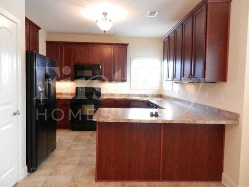 Foto del edificio - 6303 Spring Cove Dr