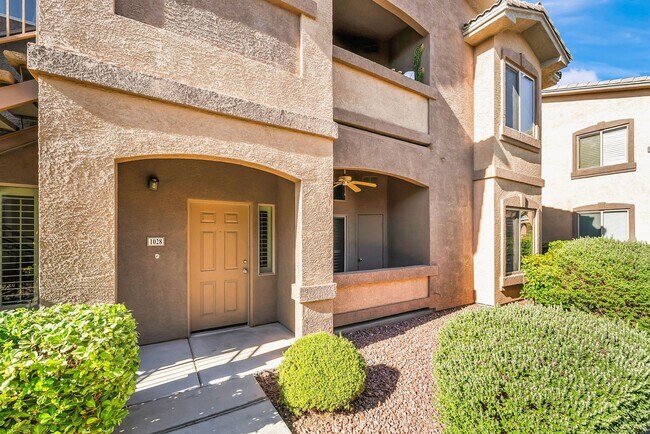 Foto del edificio - Stylish Silverado Ranch Condo with Modern Finishes & Private Patio!