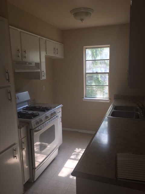 Kitchen - 5306 La Cresenta St