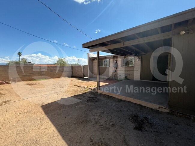 Foto del edificio - 1826 W Dominy Rd