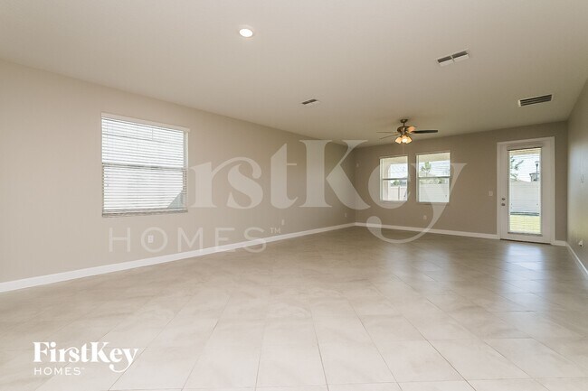 Foto del edificio - 9924 Victory Gallop Loop