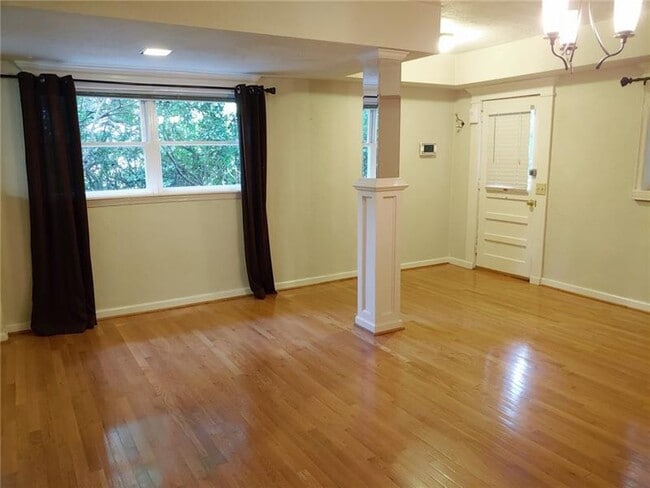 Building Photo - 76 Laurel Forest Cir NE