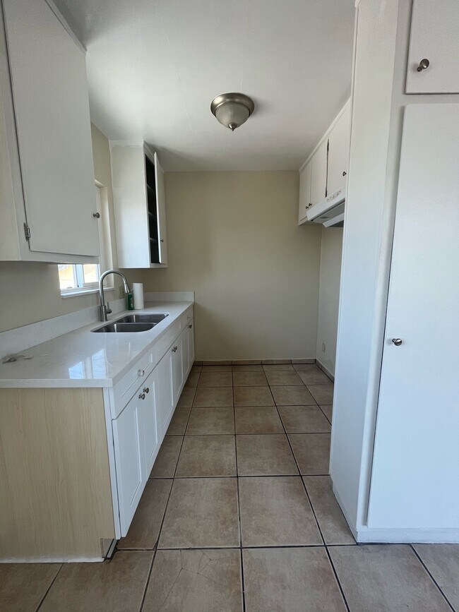 Foto del edificio - 224 E 24th St