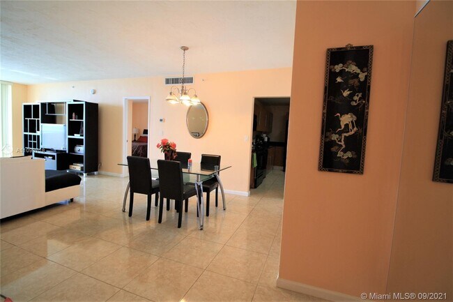 Building Photo - 3001 S Ocean Dr