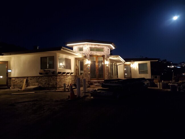 Foto del edificio - 116 E Avenida de los Lobos Marinos