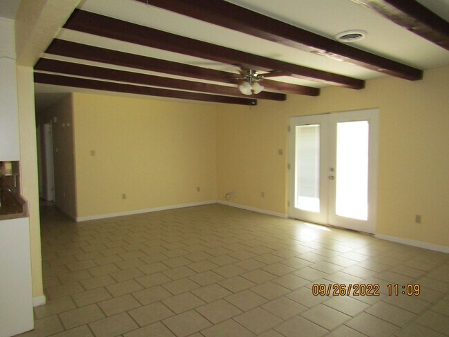 Building Photo - Crosby Park Area!