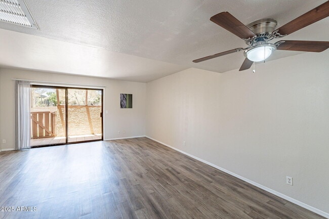 Building Photo - 1319 S Hardy Dr