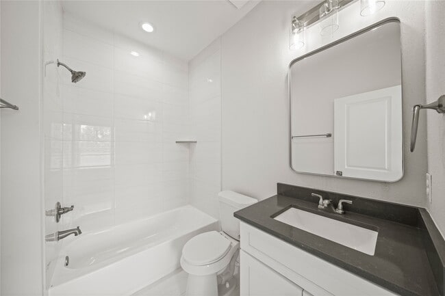 Building Photo - 4007 New Orleans St