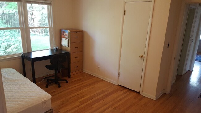 Building Photo - Spacious Home For Rent!