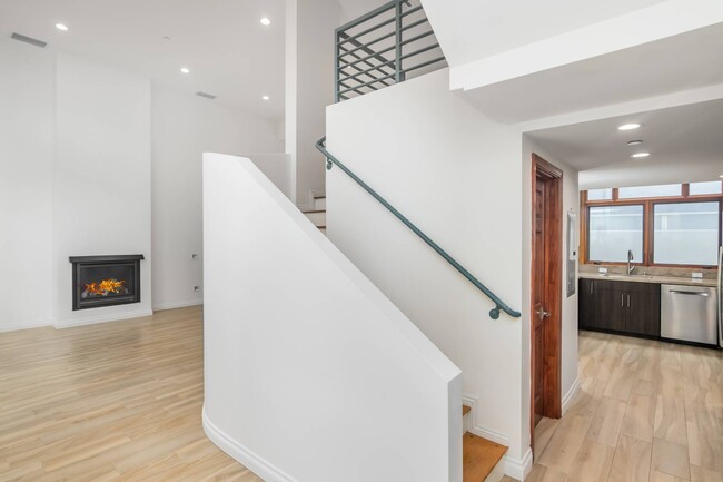 Building Photo - 1234 25th St