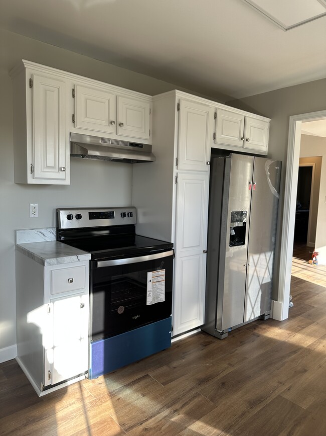 Kitchen - 190 Scarlet Oak Dr.