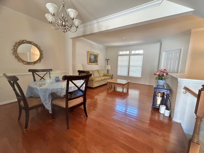 Foto del edificio - 930 Rainier Rd