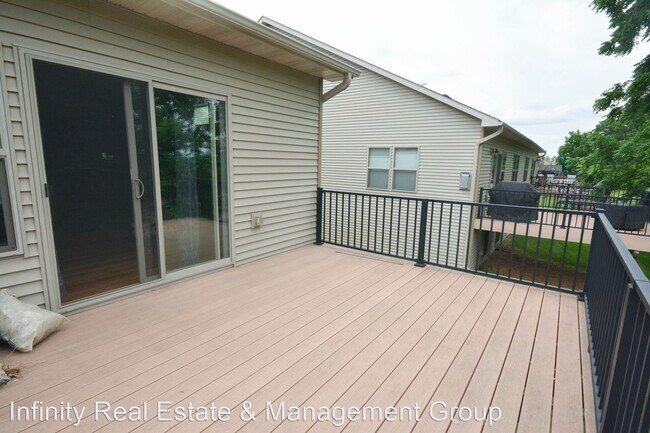 Building Photo - 3 br, 3 bath House - 476 22nd Ave SW