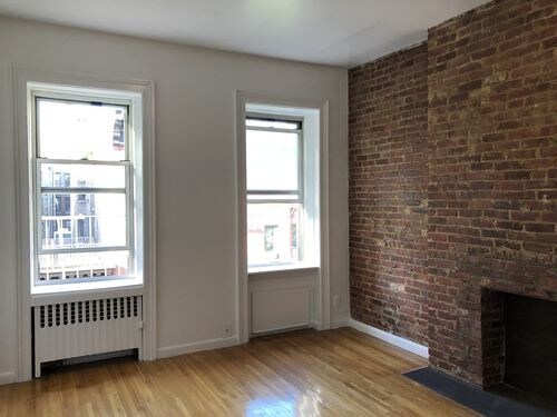 Primary Photo - 316 E 83rd St
