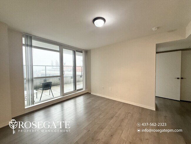 Photo du bâtiment - 1-Bedroom Condo with Large Outdoor Space & Parking – Pet Friendly – North York