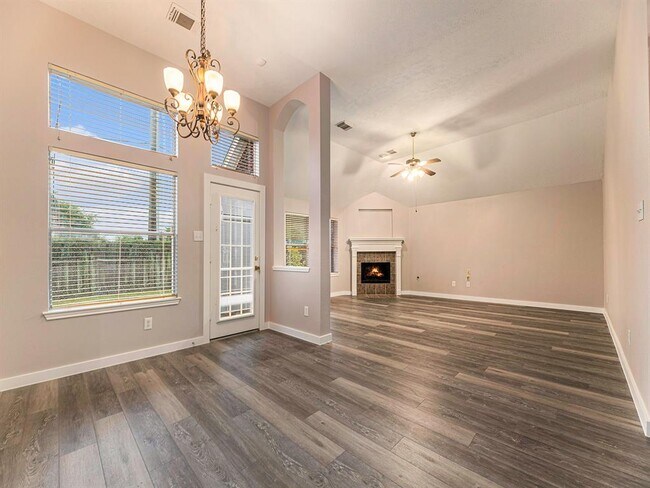 Building Photo - 3215 Crimson Coast Dr