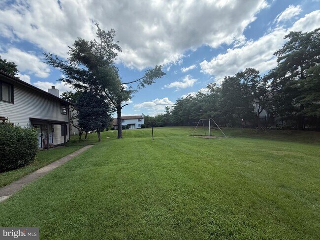 Foto del edificio - 4193 Meadowland Ct