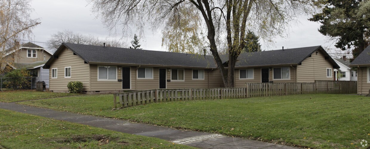 Building Photo - 8309-8329 N Dwight Ave