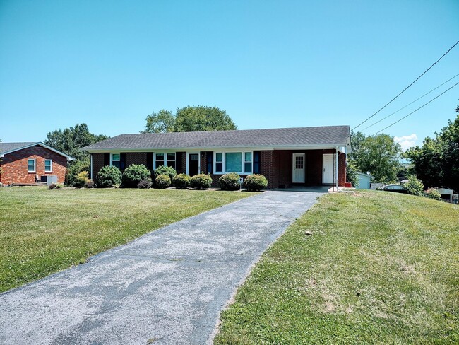 Building Photo - 4214 Englewood Drive
