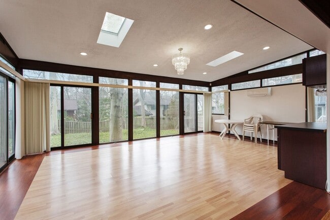 Building Photo - 7036 Buxton Terrace