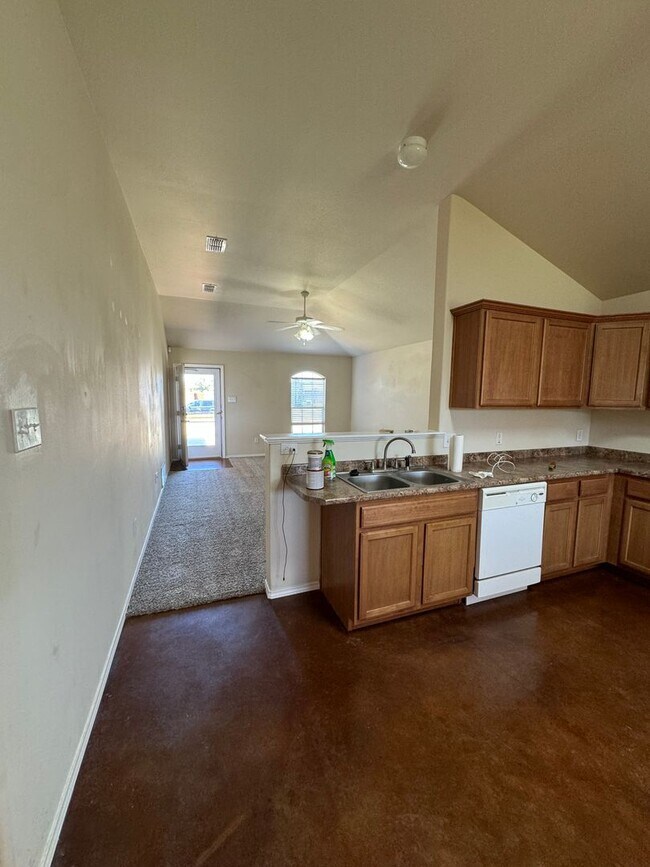 Foto del edificio - Great 3 bedroom 2 bathroom house in fantas...