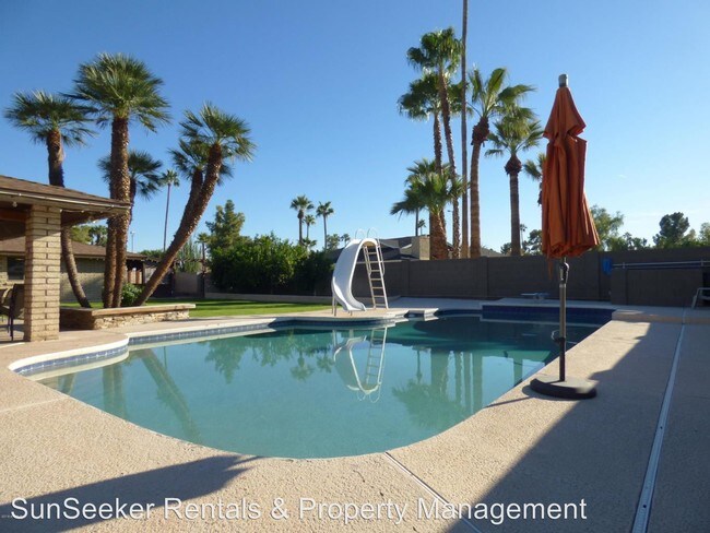 Foto del edificio - 5 br, 3 bath House - 660 E Bird Lane