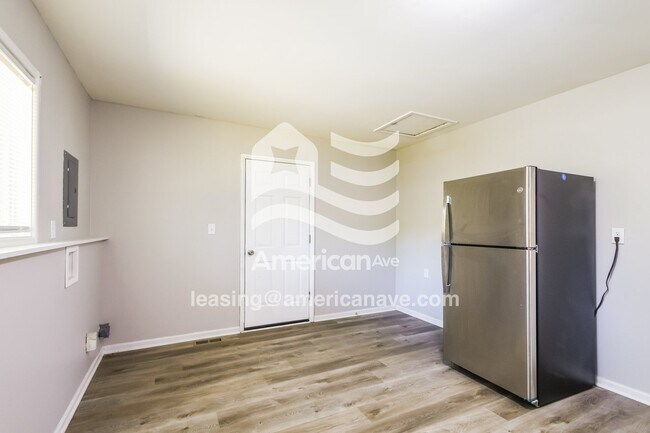 Building Photo - 3967 Downes Dr