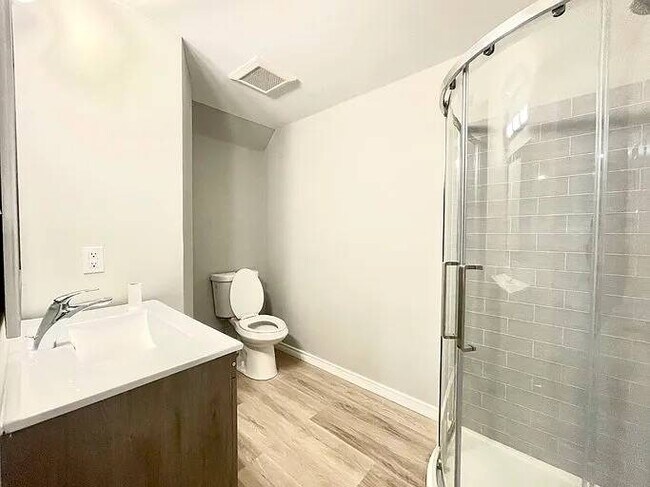 Building Photo - 380 Rittenhouse Rd