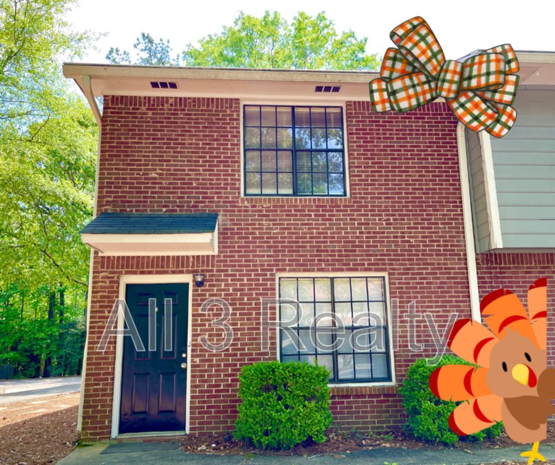 Primary Photo - 145 Meadowbrook Ct