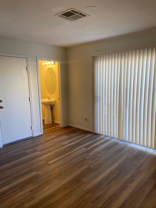 Foto del edificio - N. Las Vegas 2 Bedroom home
