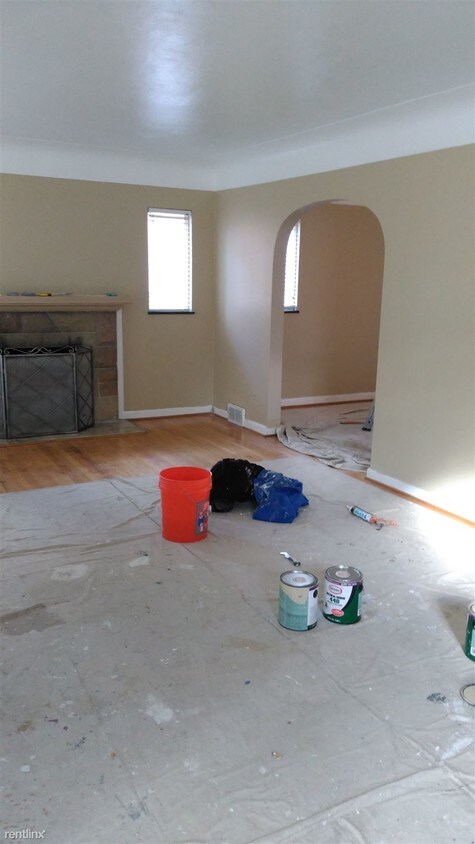 Primary Photo - 16728 Greenview Ave