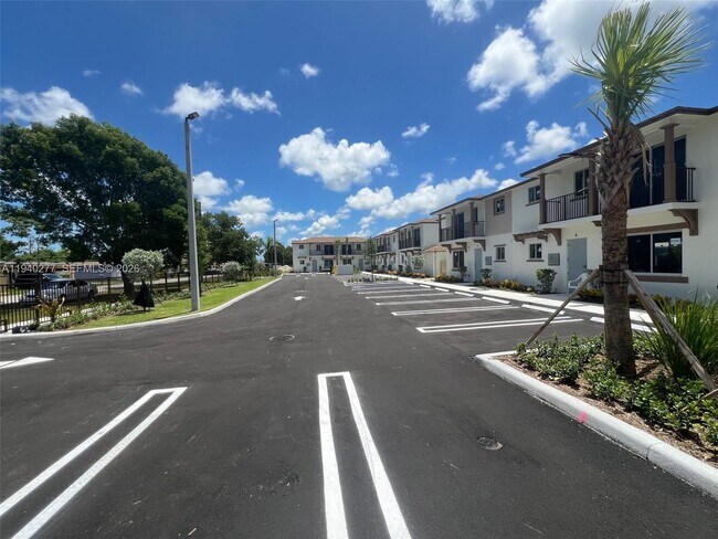 Foto del edificio - 199 Redland Rd