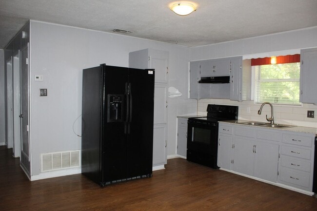 Building Photo - 3 BEDROOM, BELTON ISD