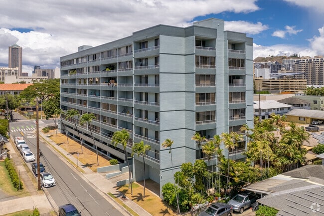Building Photo - Elms Condominium