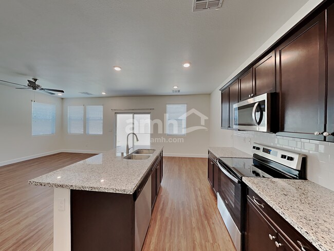 Foto del edificio - 1510 Golden Hour Ave