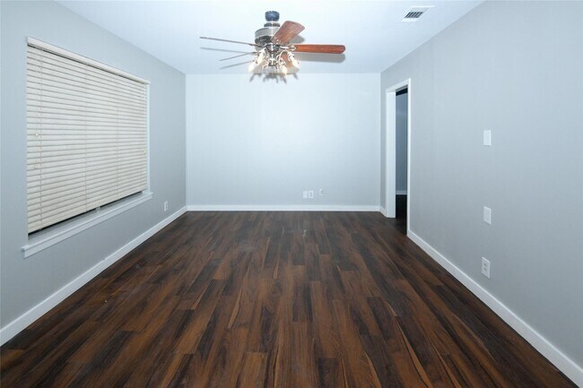 Foto del edificio - 204 E 18th St