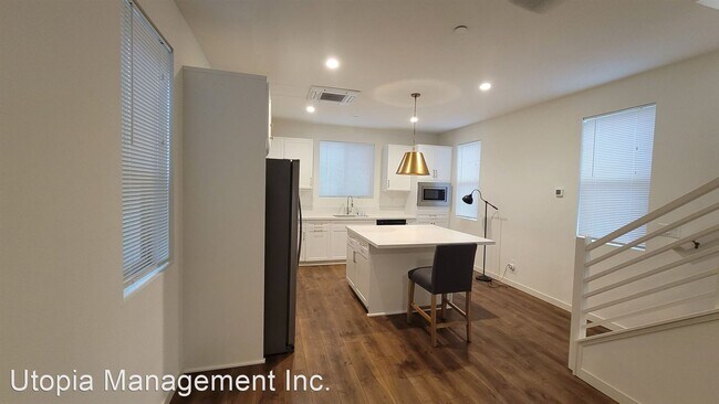 Building Photo - 2 br, 2.5 bath House - 449 Crate Ave