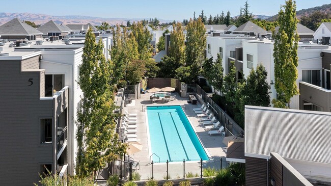 Foto del edificio - Almaden Lake Village