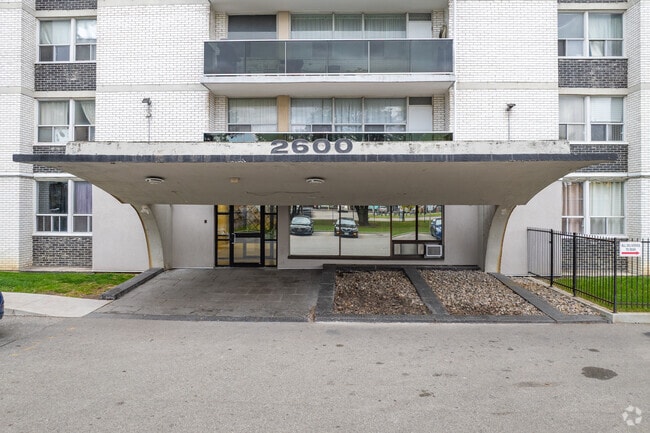 Building Photo - 2600 Jane St