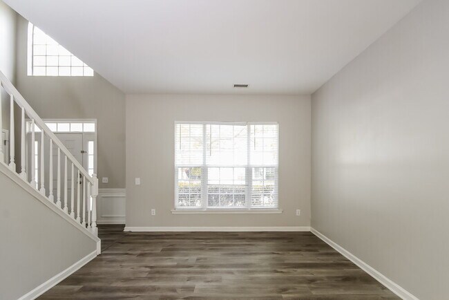 Foto del edificio - 2533 Red Birch Dr
