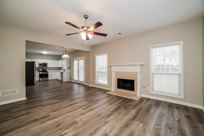 Foto del edificio - 1610 Silver Oak Dr