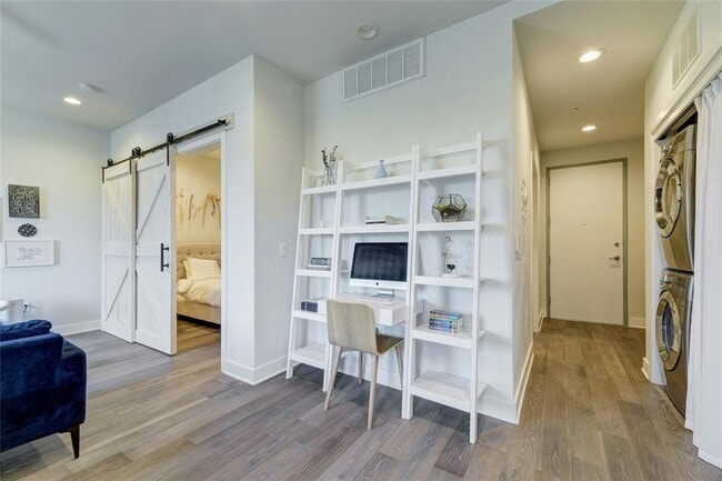 Foto del edificio - 1800 E 4th St