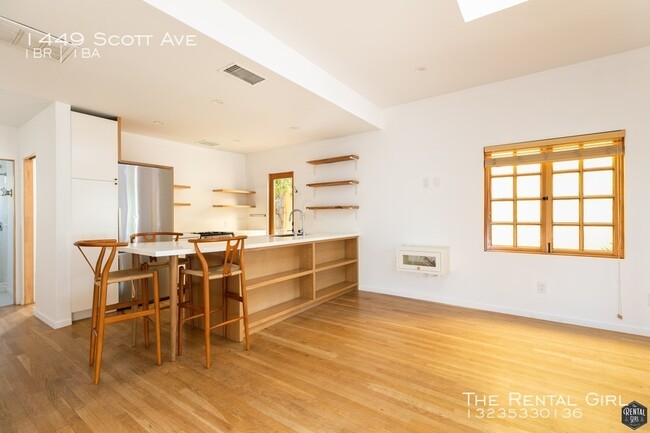 Foto del edificio - 1449 Scott Ave
