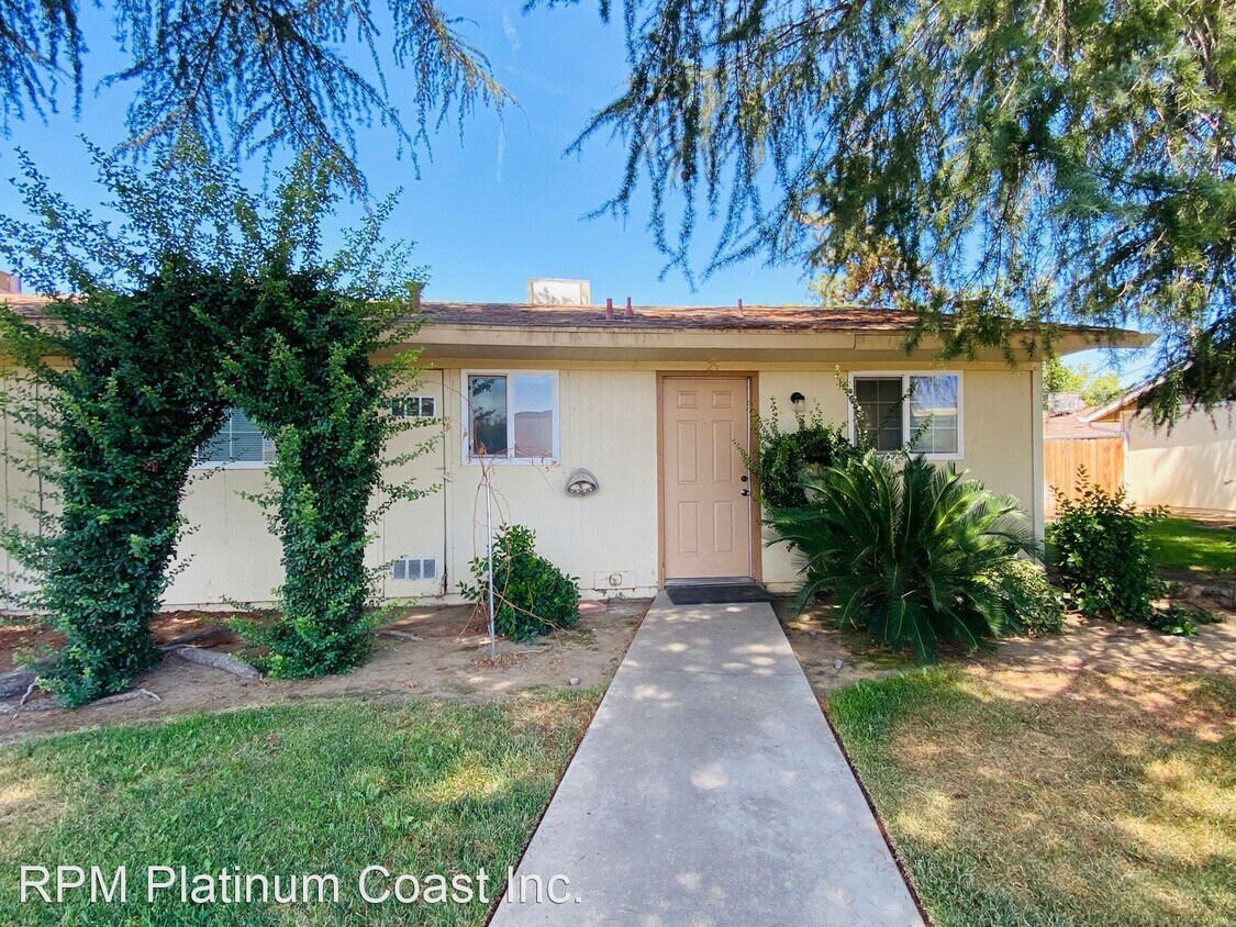 Foto principal - 2 br, 1 bath House - 25 W. San Jose Ave.