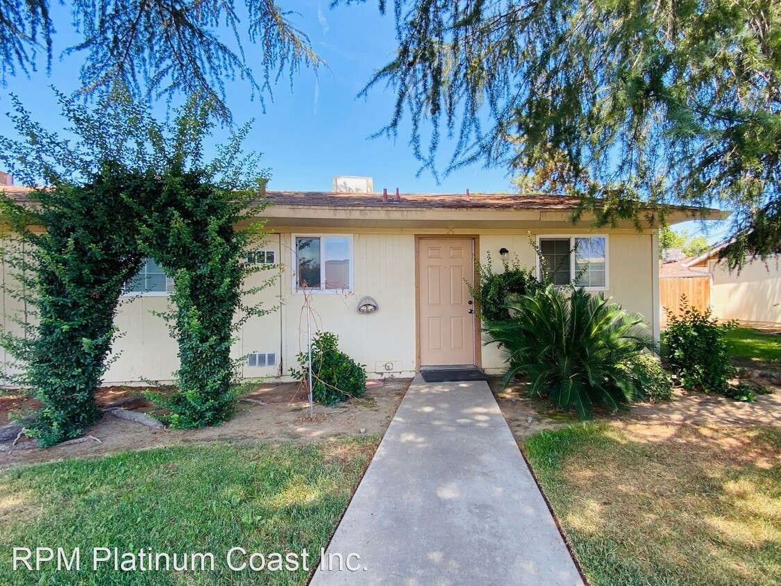 Primary Photo - 2 br, 1 bath House - 25 W. San Jose Ave.
