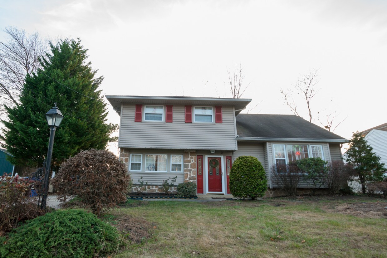 2 Mayfair Ave, Glassboro, NJ 08028 House Rental in Glassboro, NJ
