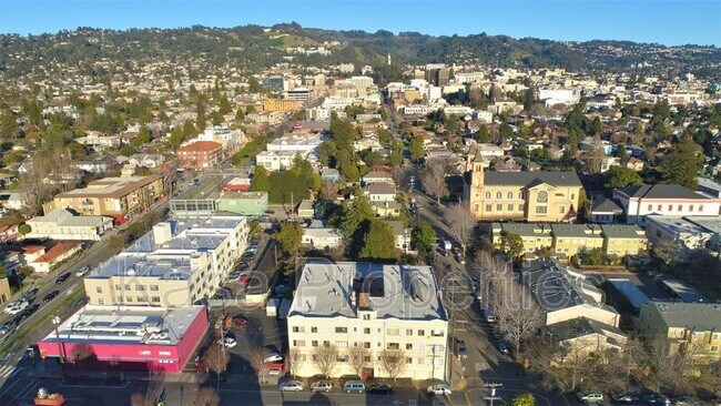 Building Photo - 2091 California St